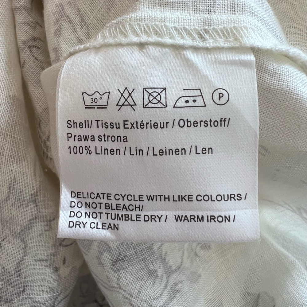 100% linen white dress with roses print. Long sleeve dress. Size 10 - Picture 13 of 14